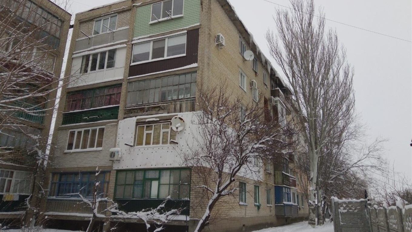У Гуляйполі небезпечено ходити під дахами багатоповерхівок. Звідти може впасти крига