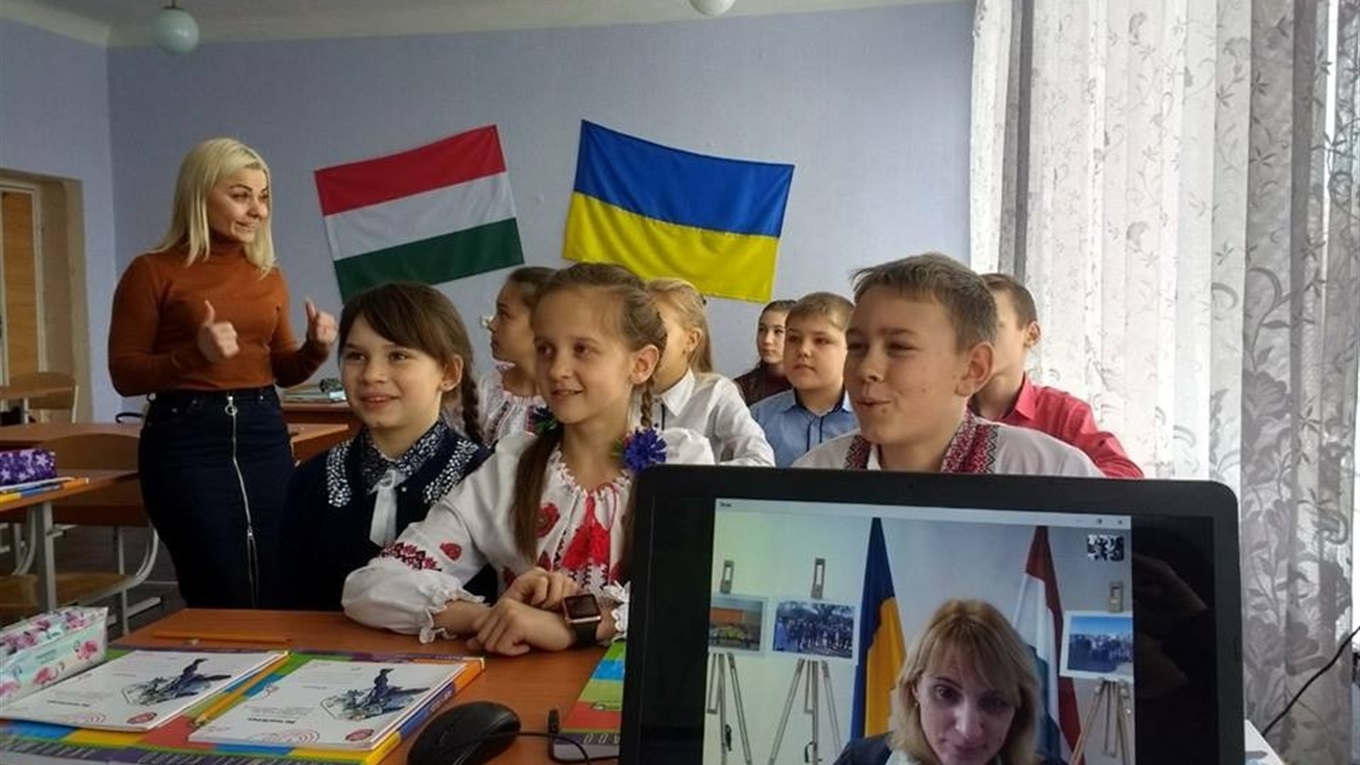 Волноваські учні вперше вивчали угорську мову онлайн 