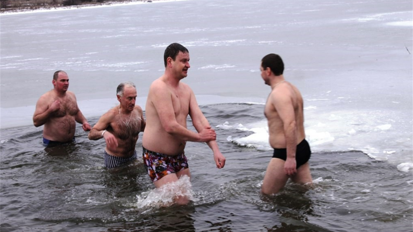 Опитування: Чи купалися ви цьогоріч на Водохреща в ополонці