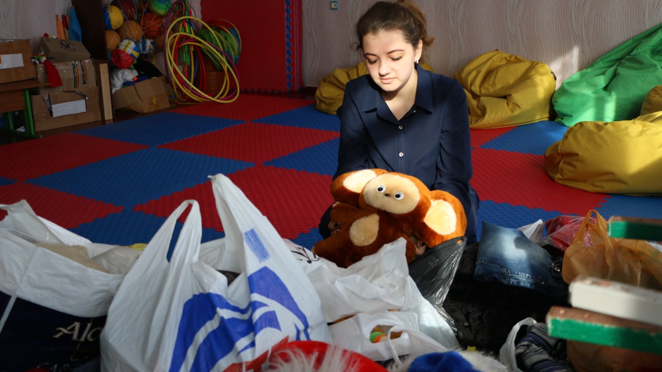 У Попаснянській школі збирають речі та іграшки для дітей зі школи-інтернату 