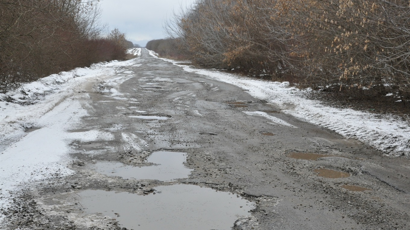 Фотопідбірка: журналісти Чортків.City сфотографували найгірші дороги району
