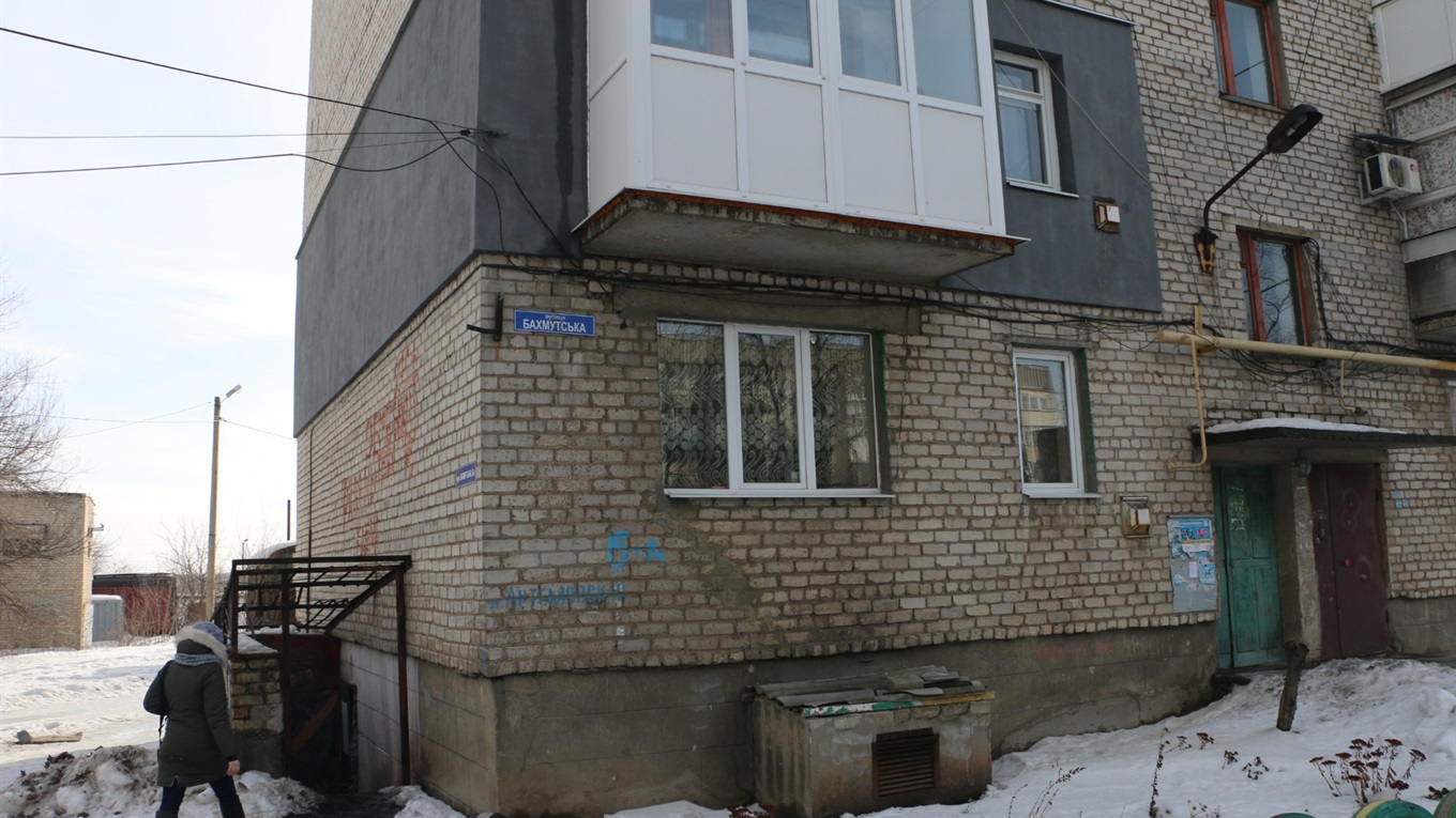 В Попасной планируют создать зону отдыха в подвальном помещении жилого дома: комментарии жителей 