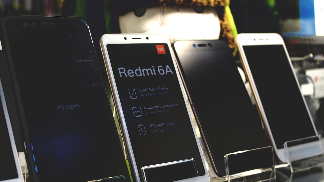 Получи смартфон Xiaomi Redmi 6a 2/16GB за 1 копейку от магазина "Спектр" в Волновахе