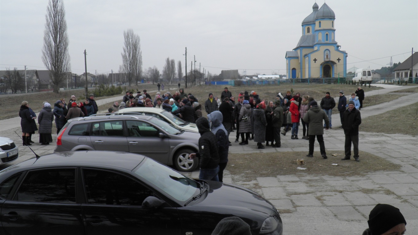 Обговорення в Заболотті: активісти сільського храму проти переходу до Православної церкви України