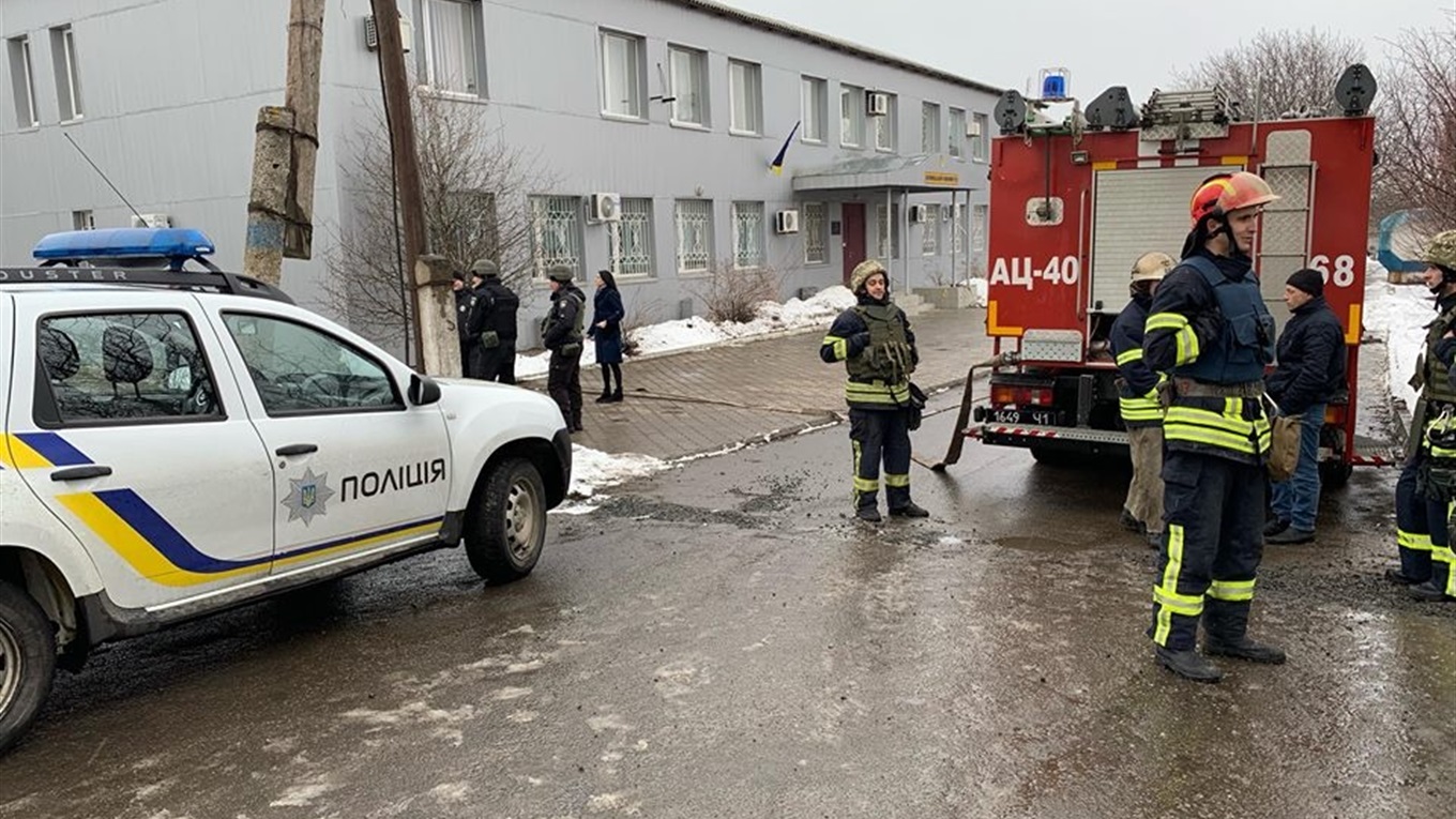 У Волновасі повідомили про замінування районного суду. Відвідувачів евакуювали
