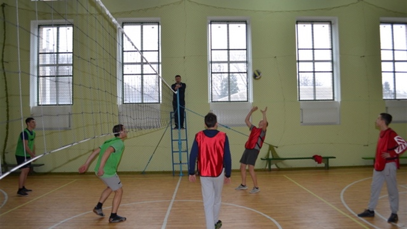 Змагання з волейболу відбулися в лісотехнічному коледжі, що поблизу Волновахи: фото
