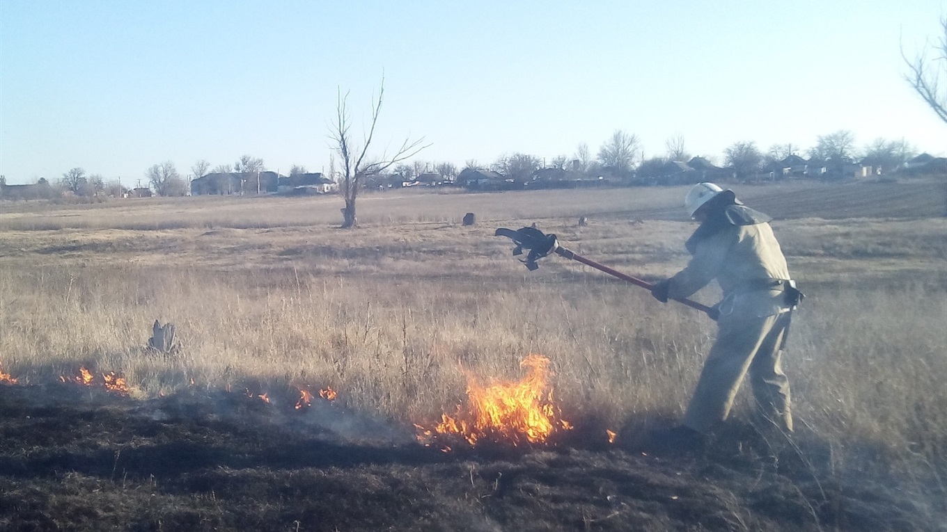 В Нижніх Сірогозах причиною пожежі стало необережне поводження з вогнем (відео)