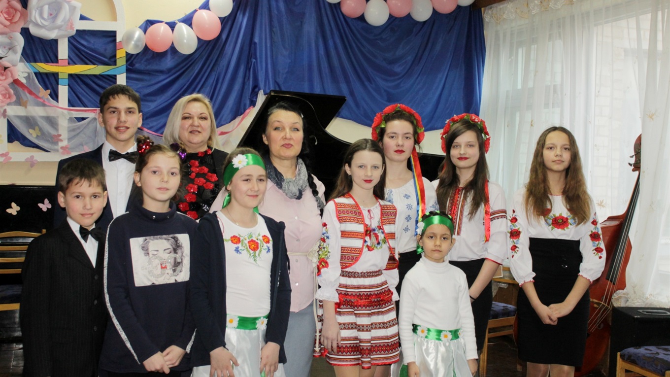 У Гуляйпільській дитячій школі мистецтв для жінок звучав оркестр народних інструментів 