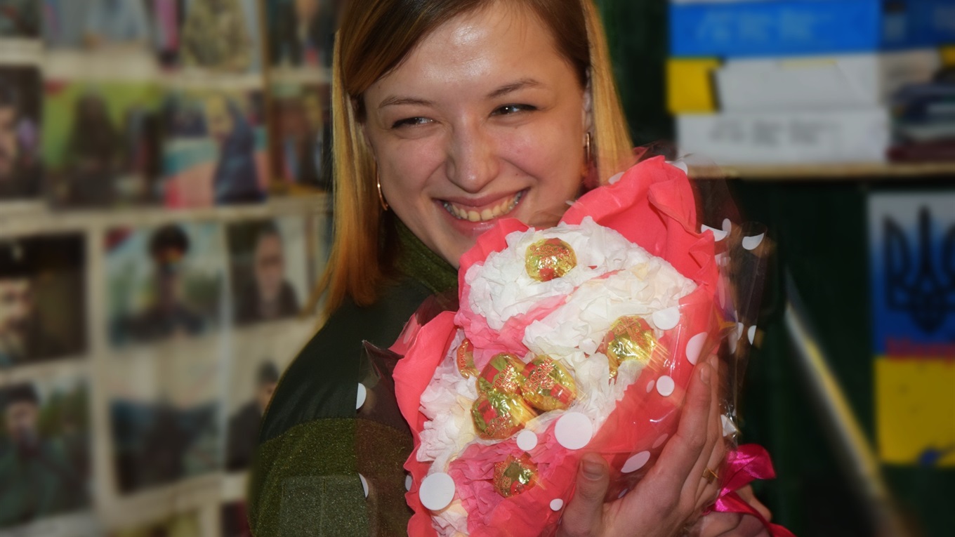61 подарунок відправили в зону ООС: реальні справи молодіжної ради району