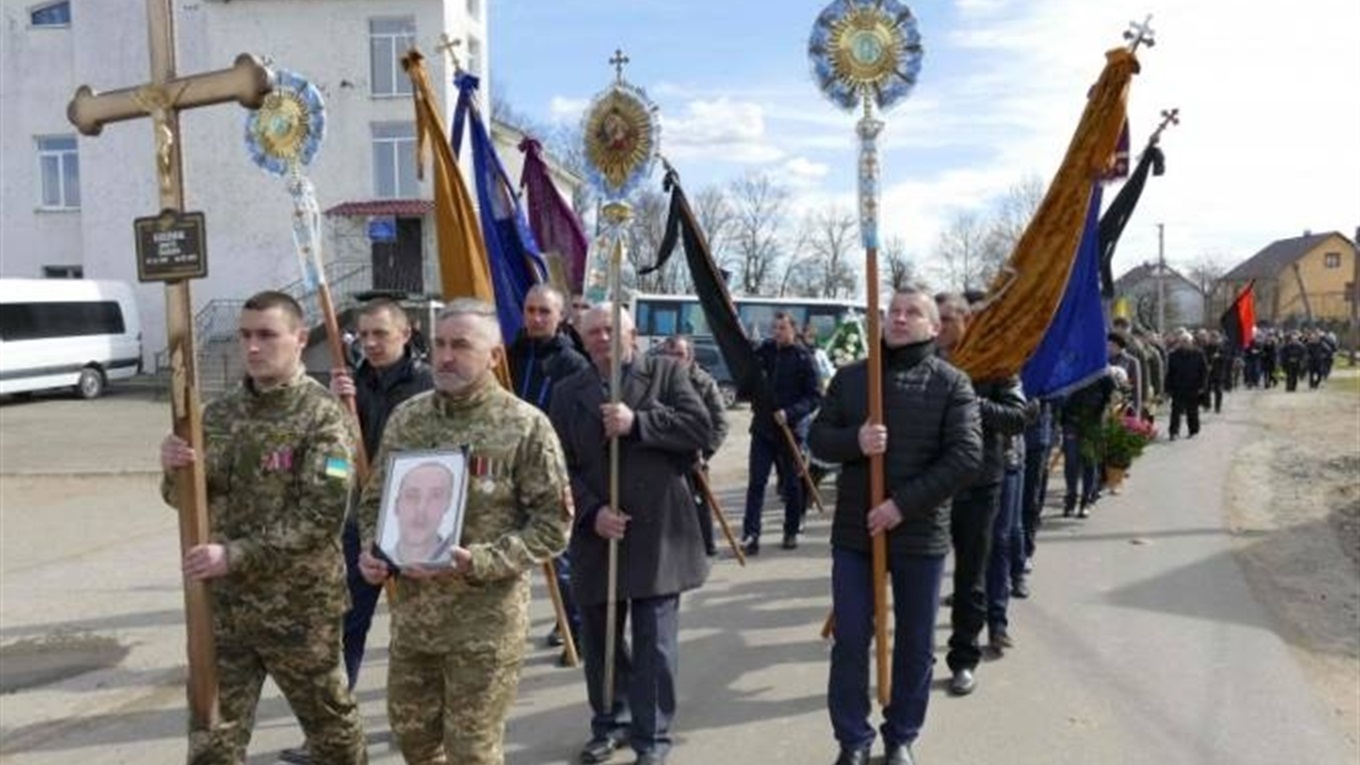 Пам'яті Дмитра Оленюка: такі хлопці своїм життям пишуть історію