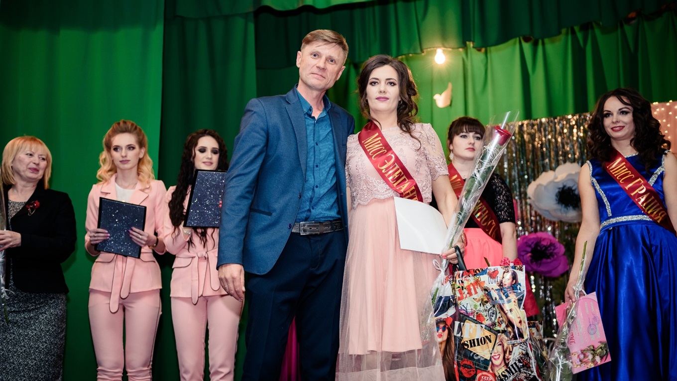 У Повстанському обирали Суперматусю селища. Наш фоторепортаж про те, як це було