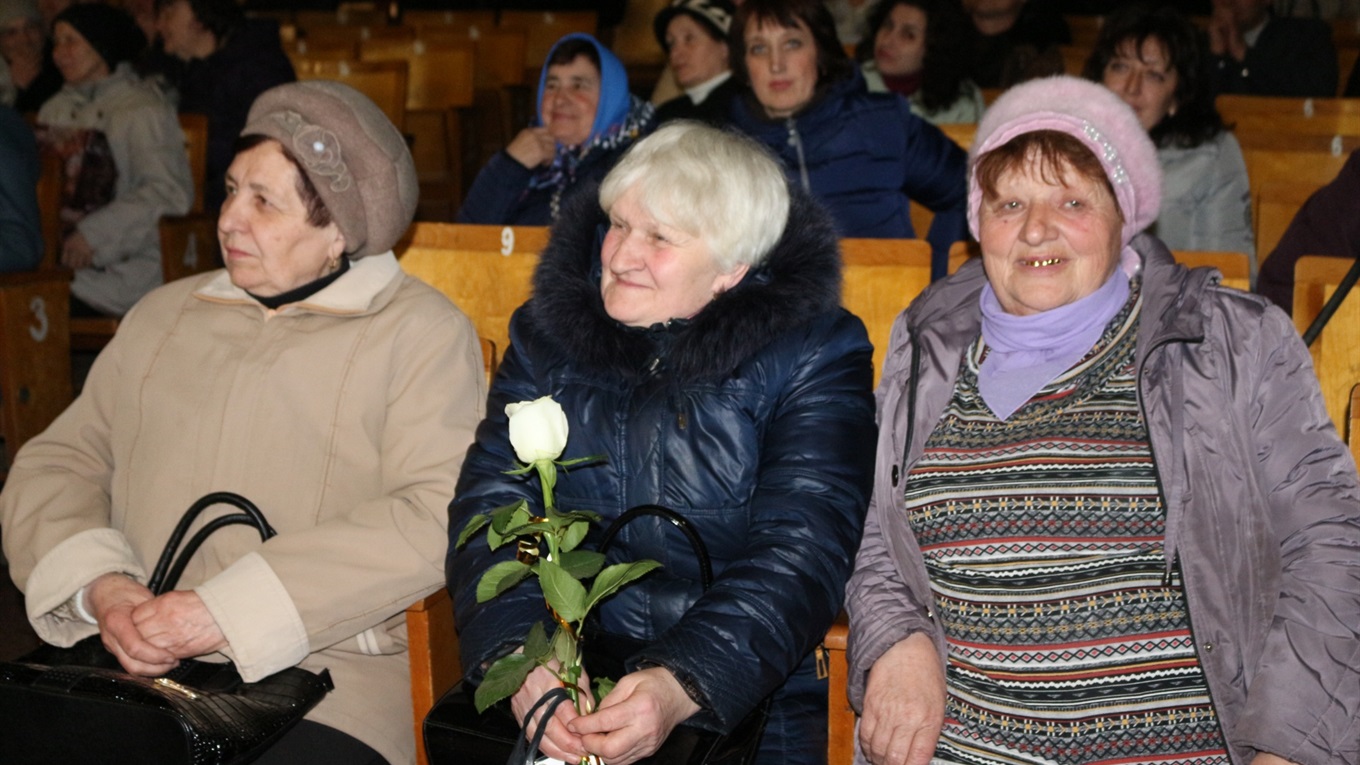Як комунальники Старокостянтинова відзначили своє професійне свято: фоторепортаж