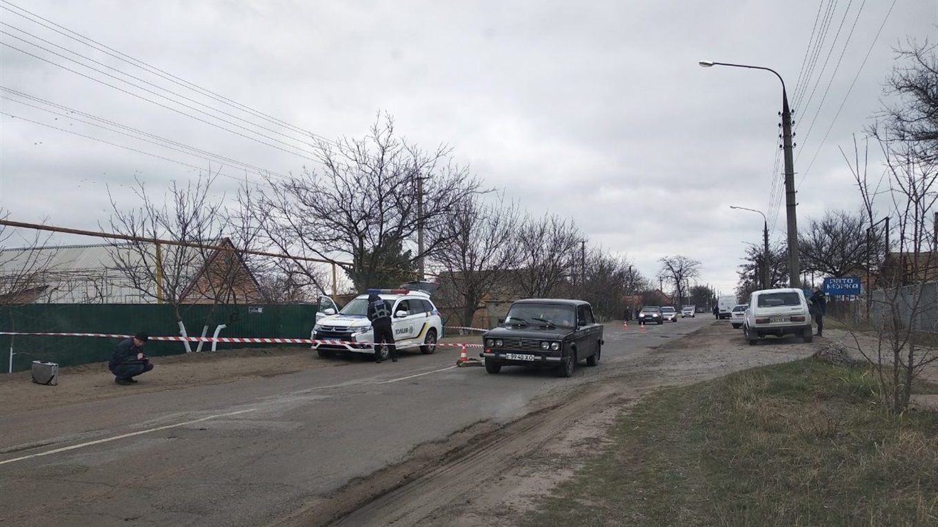 У Пологах чоловік кинув в поліцейських гранату. Поранення отримали й правоохоронці, й він сам  