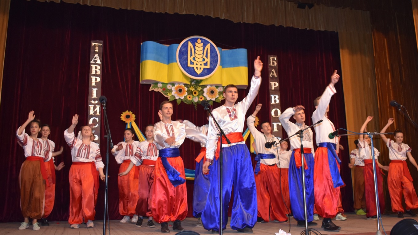 Фоторепортаж. Творчий конкурс “Таврійський барвограй” зібрав талановиту молодь Сірогозщини