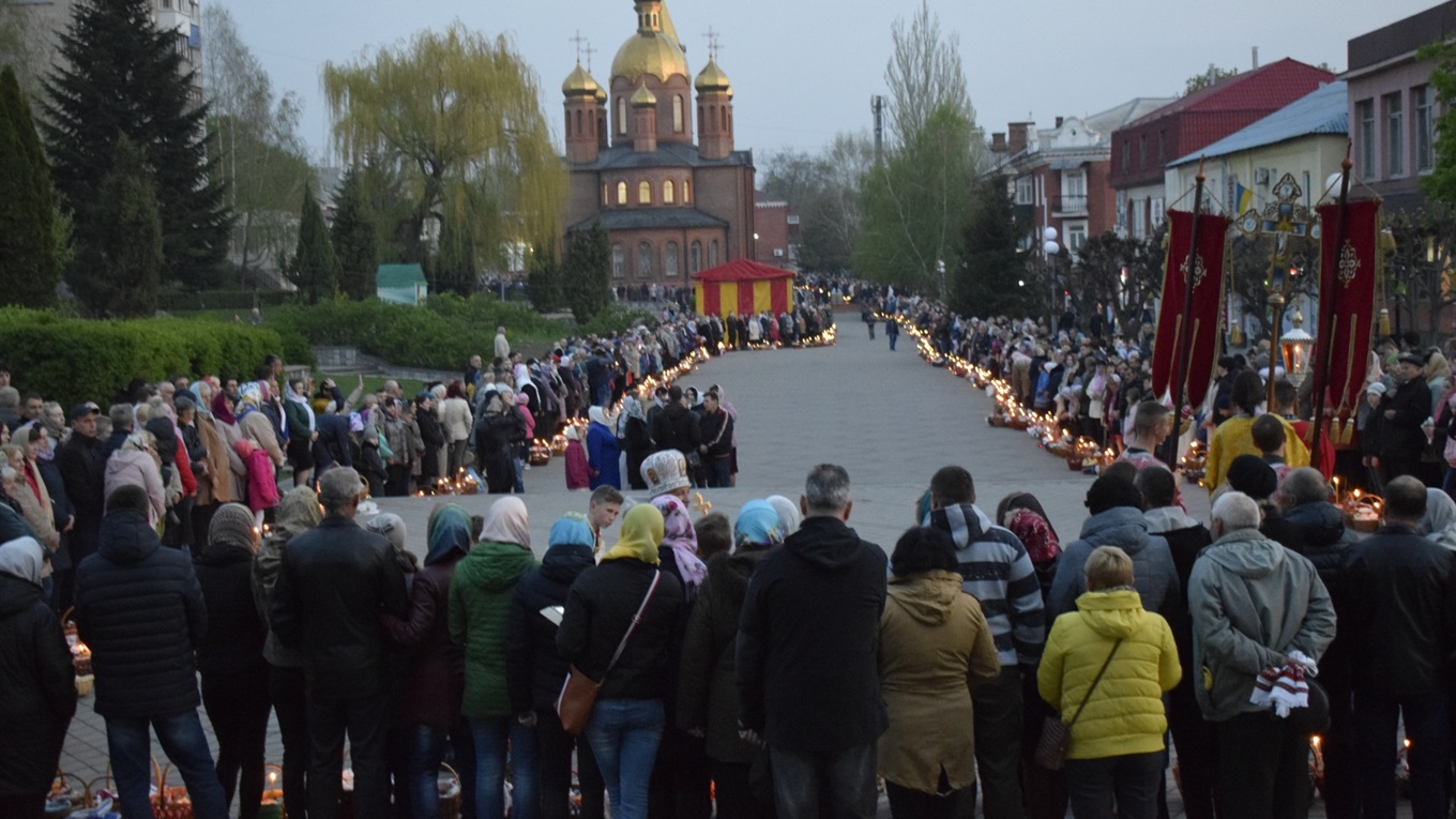 Жмеринчани святкують Великдень: на площі Миру лунає «Христос Воскрес!»
