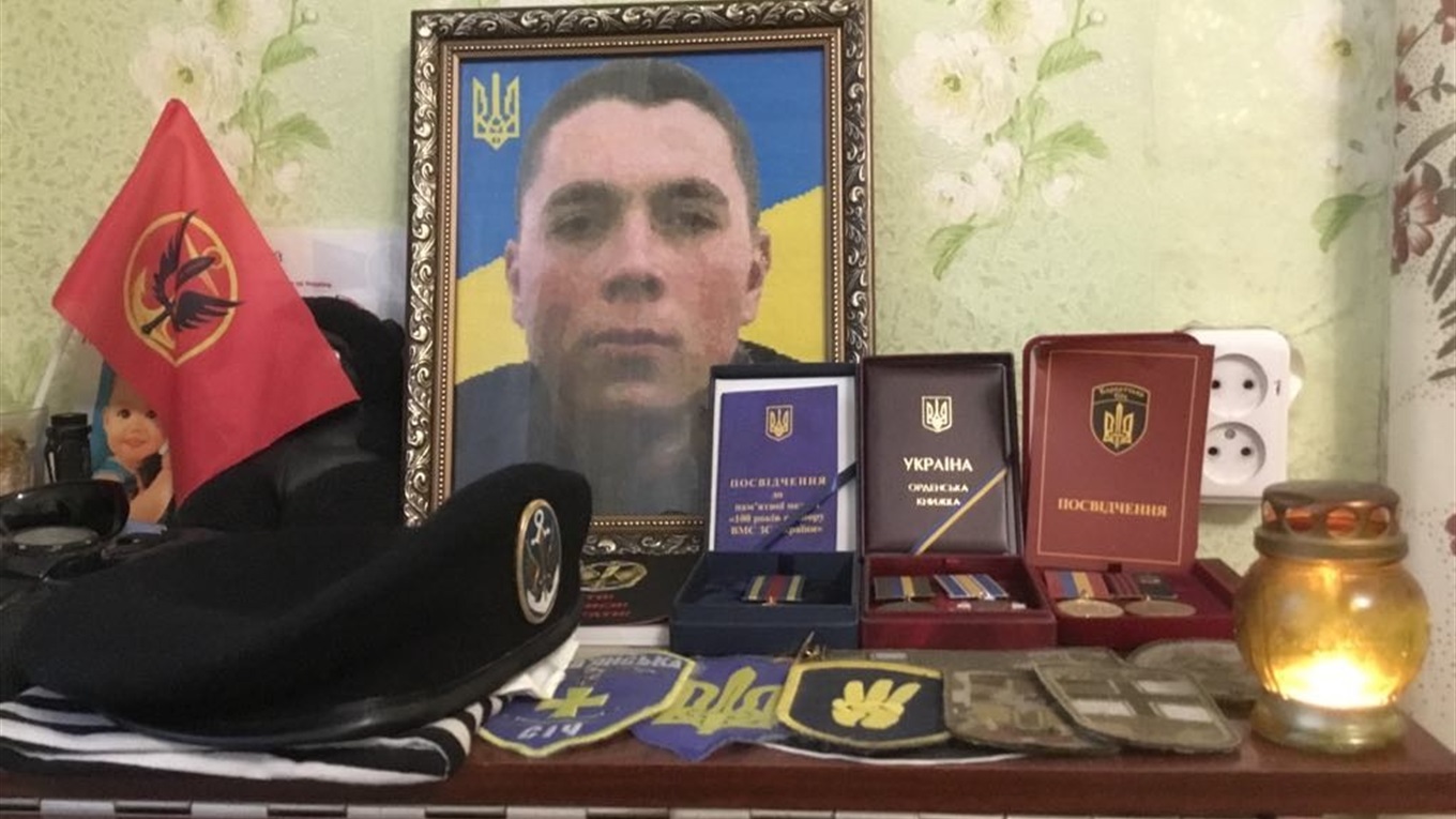 «У душі – порожнеча». Як живе родина Напрягло у Слов’янську після загибелі 20-річного сина-воїна
