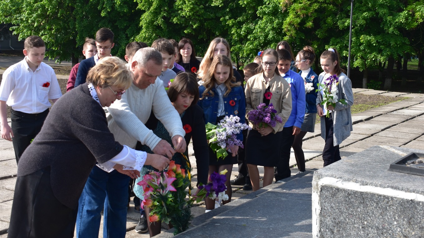 Фоторепортаж: на Сірогозщині ветерани організували автопробіг місцями бойової слави