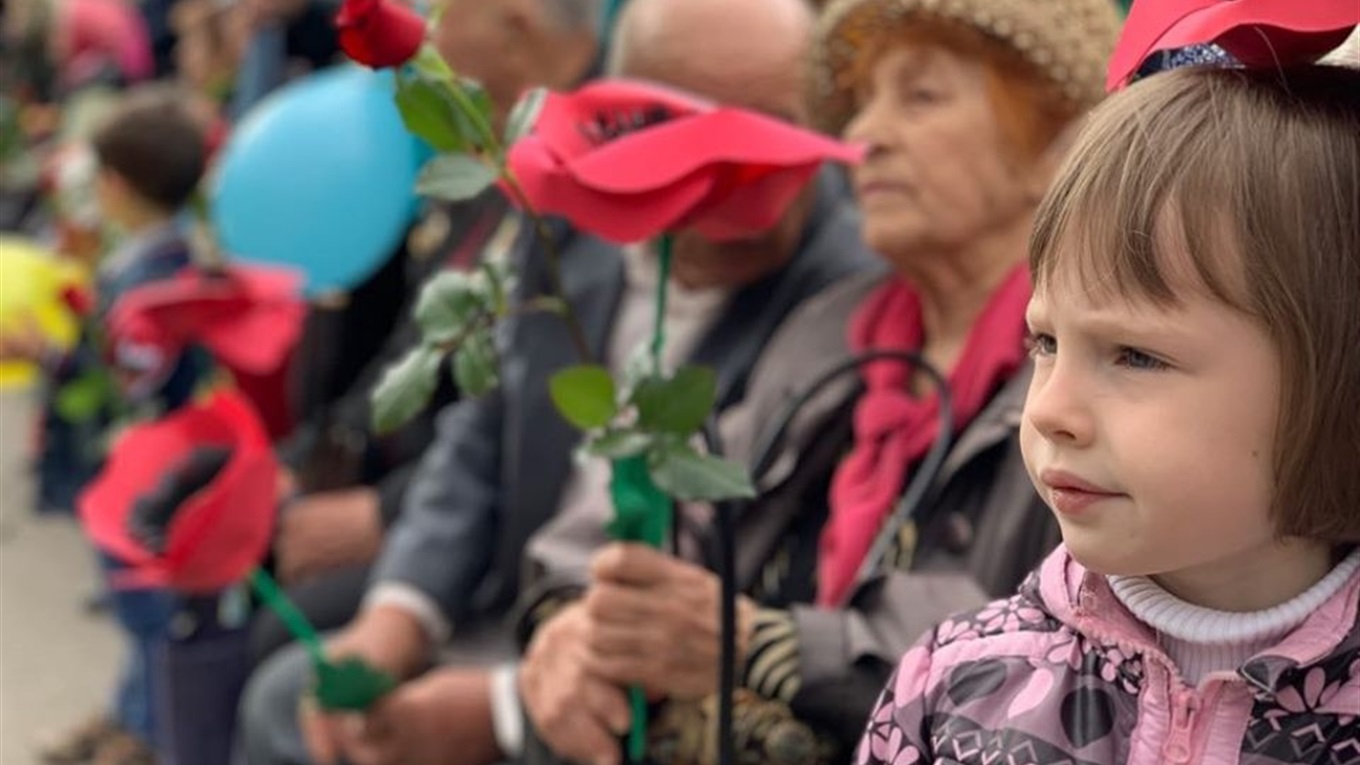 Урочиста хода, концерт та польова каша. Як у Волновасі День перемоги святкували