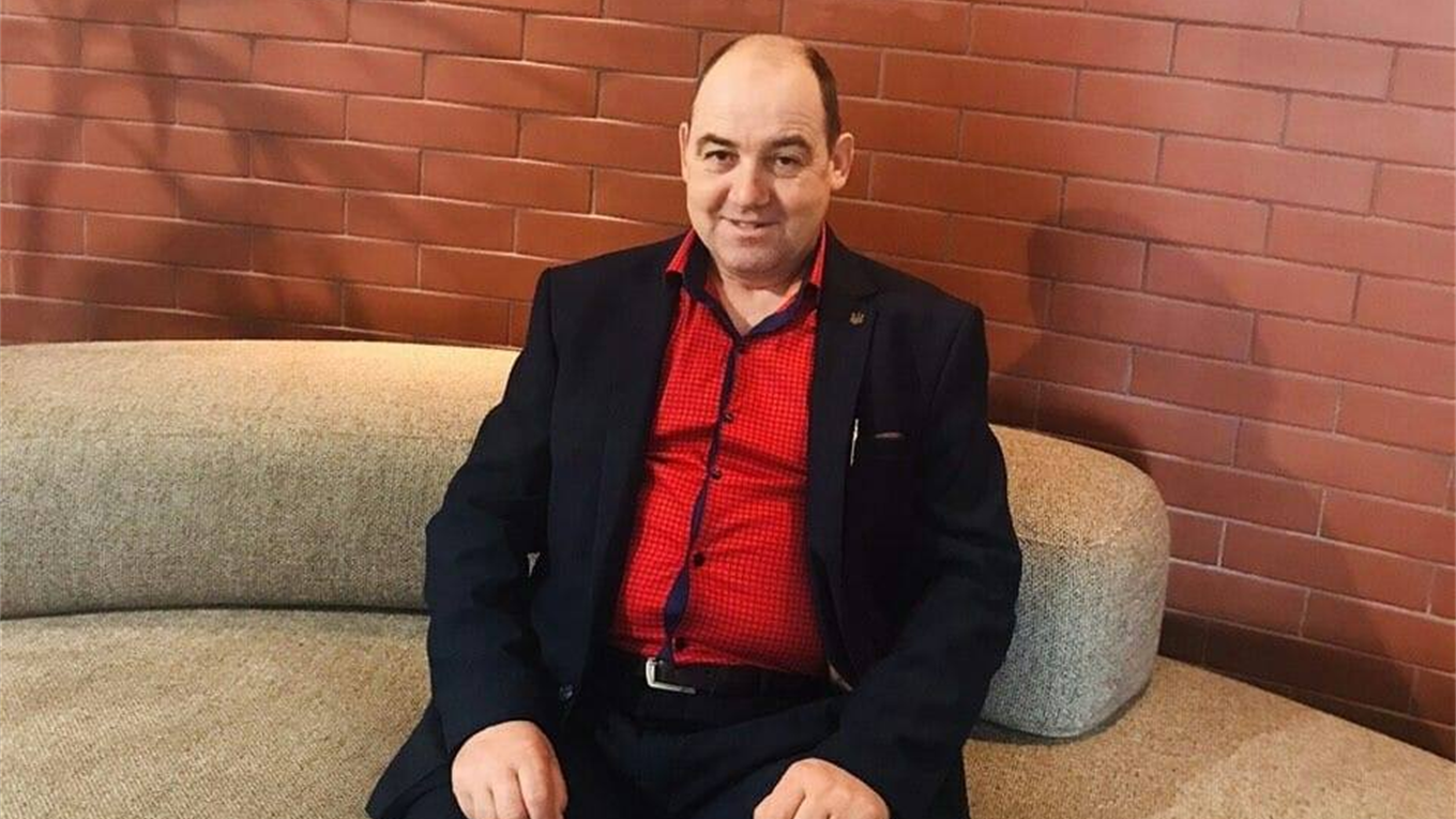 Музичне вітання з ювілеєм барчанину Юрію Олійнику 