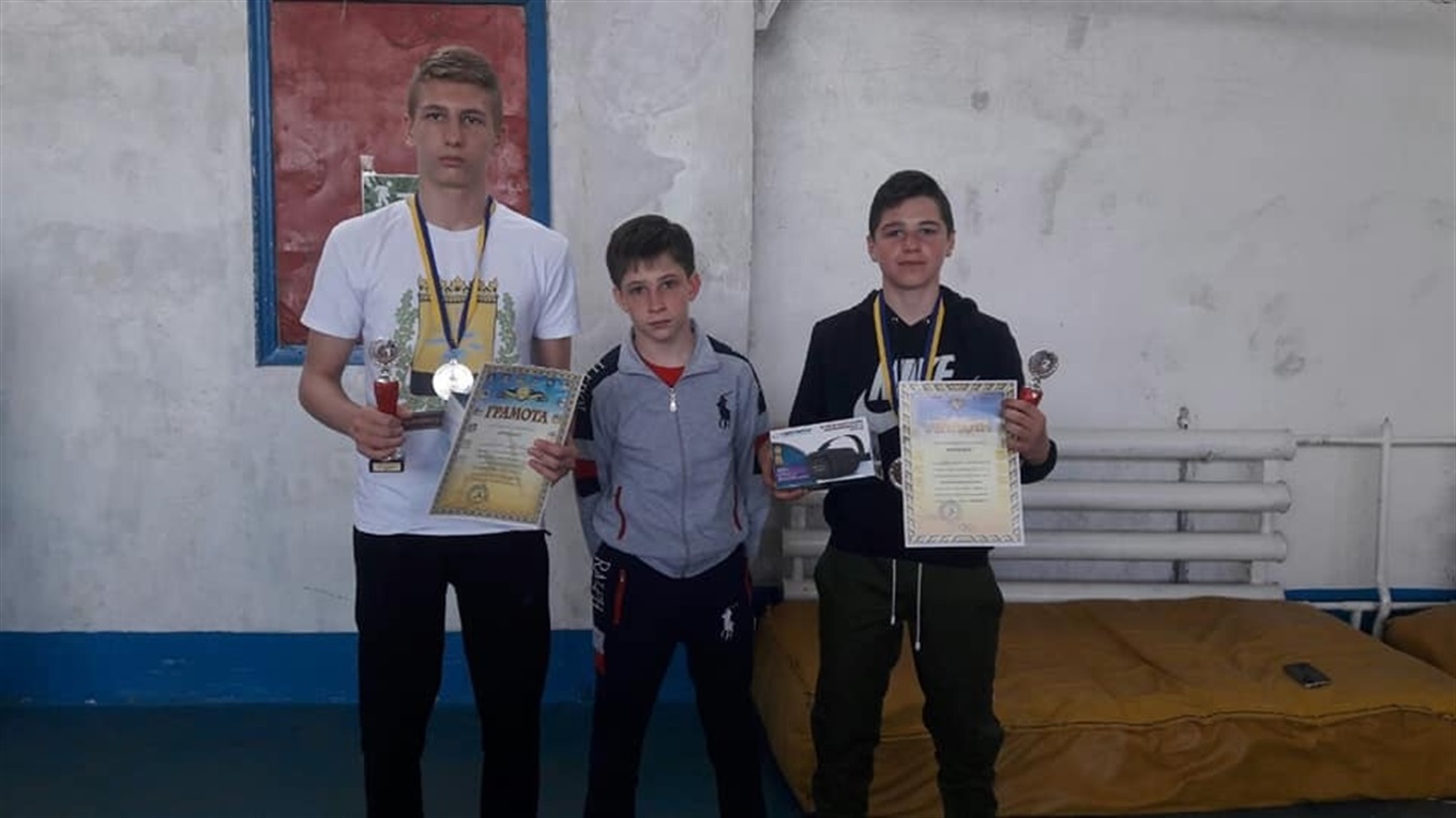 Волноваські борці посіли призові місця на турнірі в Костянтинівці