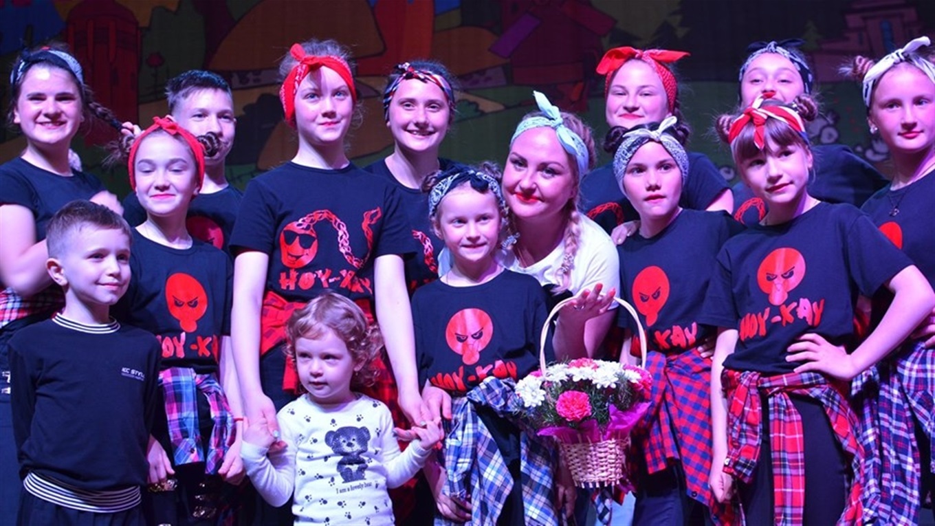 Гумористи з Драчинець стали кращими на «Кавалєрці» у Франківську