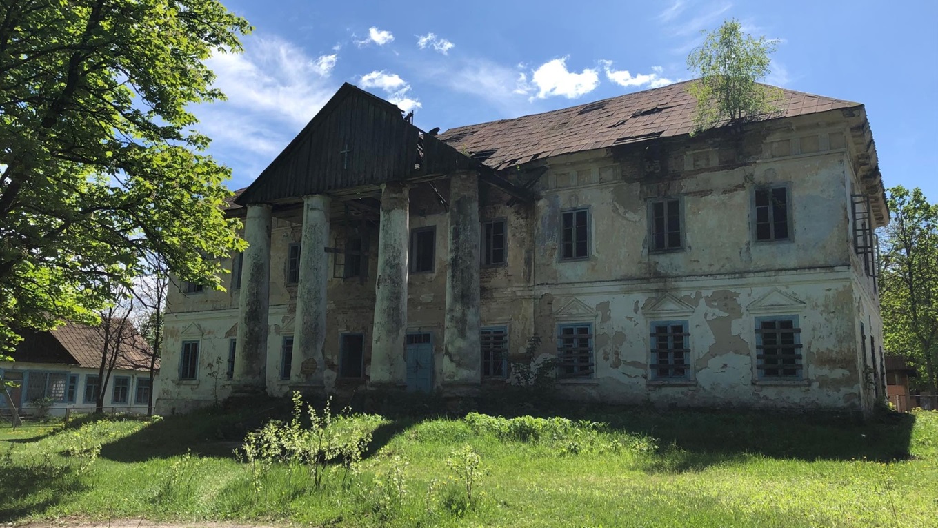 Маєток Красицьких у Володимирці давно руйнується. Діти хочуть його врятувати