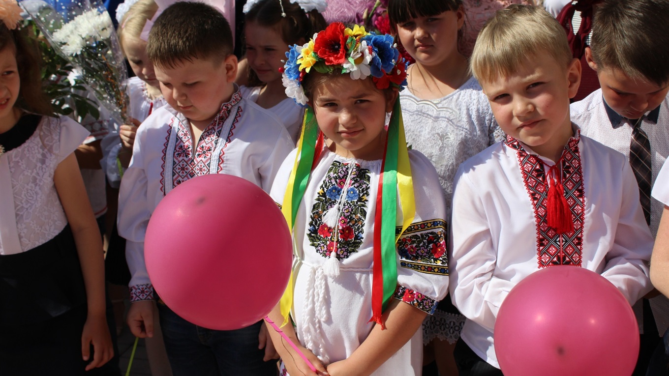 Огляд соцмереж: Свято Останнього дзвоника в Троїцькому районі