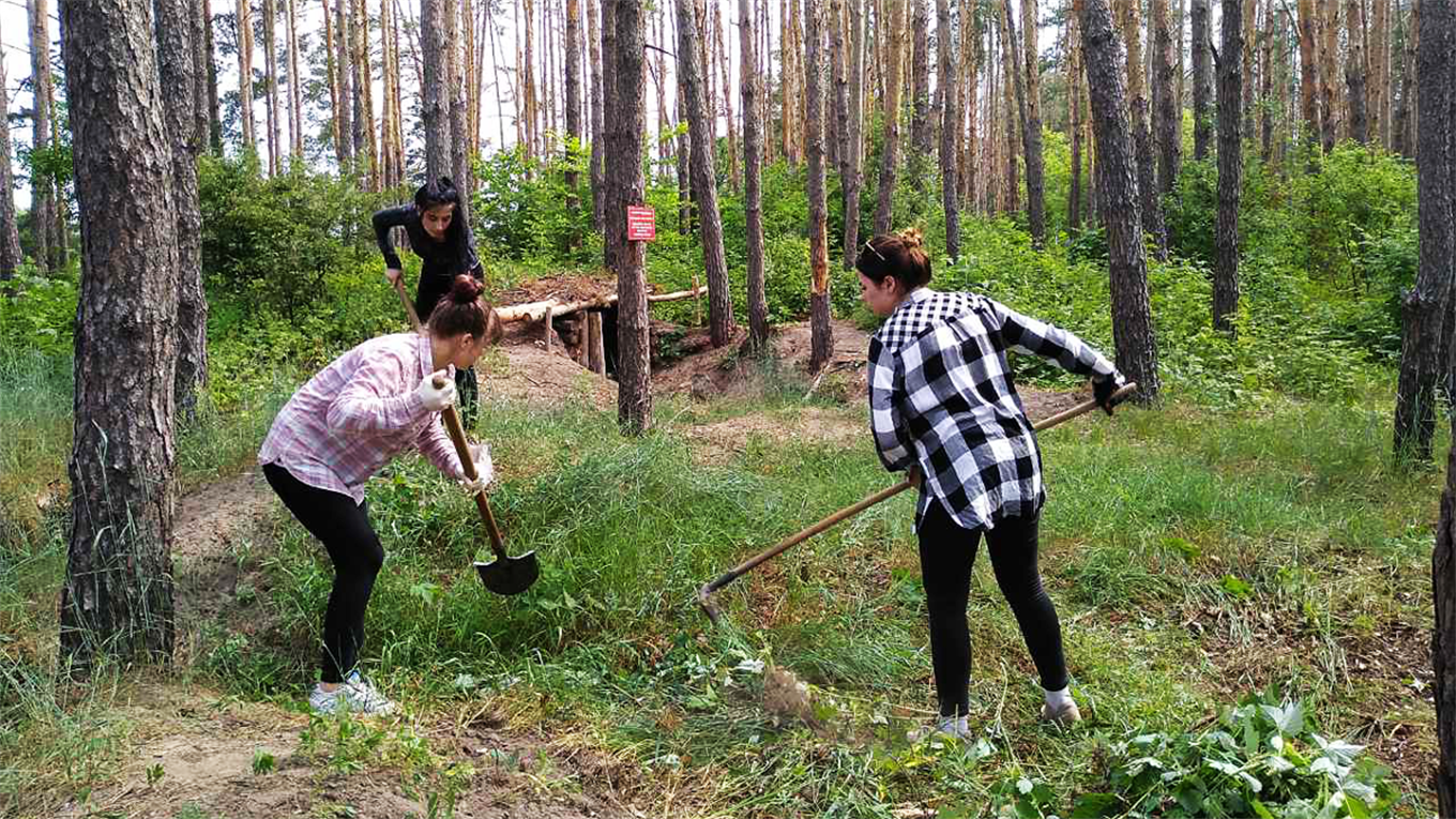 Політехівці відновили музей просто неба у селі Таранське та встановили обеліск під Мутином