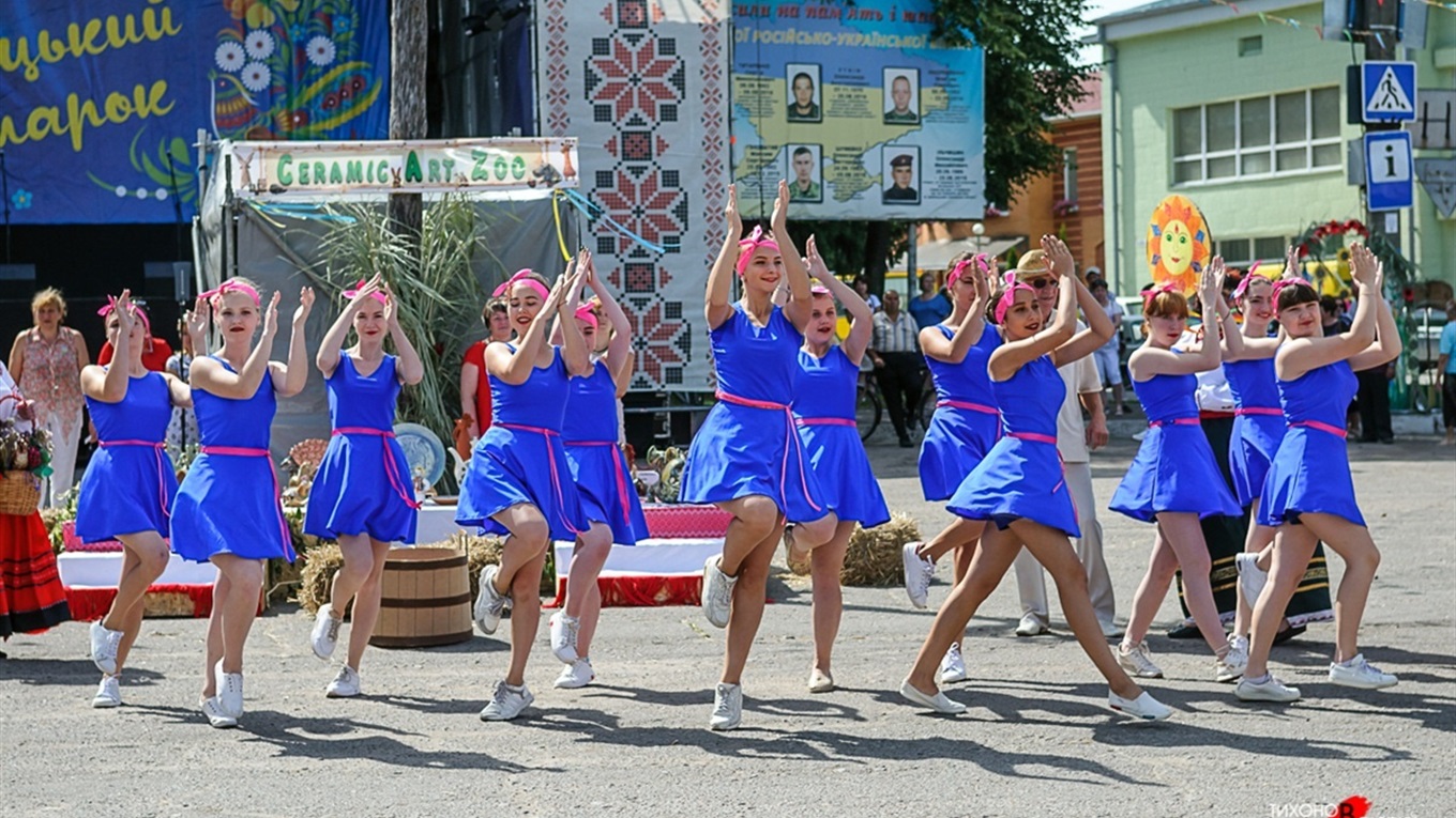 Яскраві моменти Троїцького ярмарку у Мені