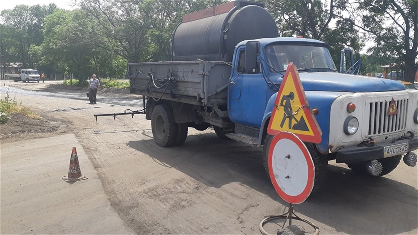 У Волновасі продовжують ремонтувати дороги 