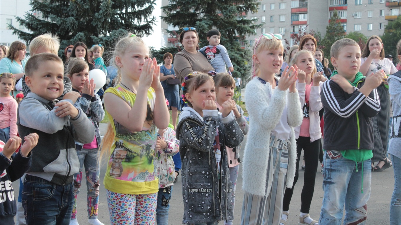 Як діти святкували День Конституції та День молоді у Попасній