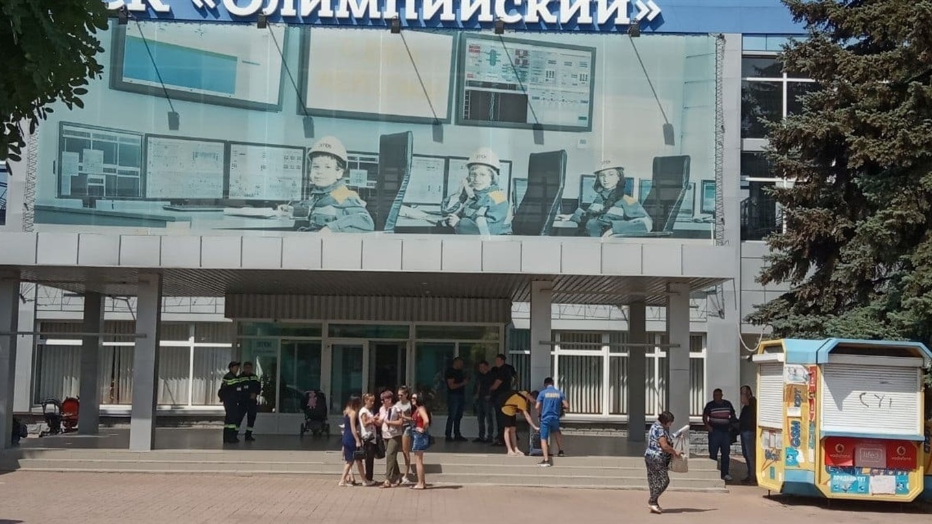 У Кураховому відкрили басейн