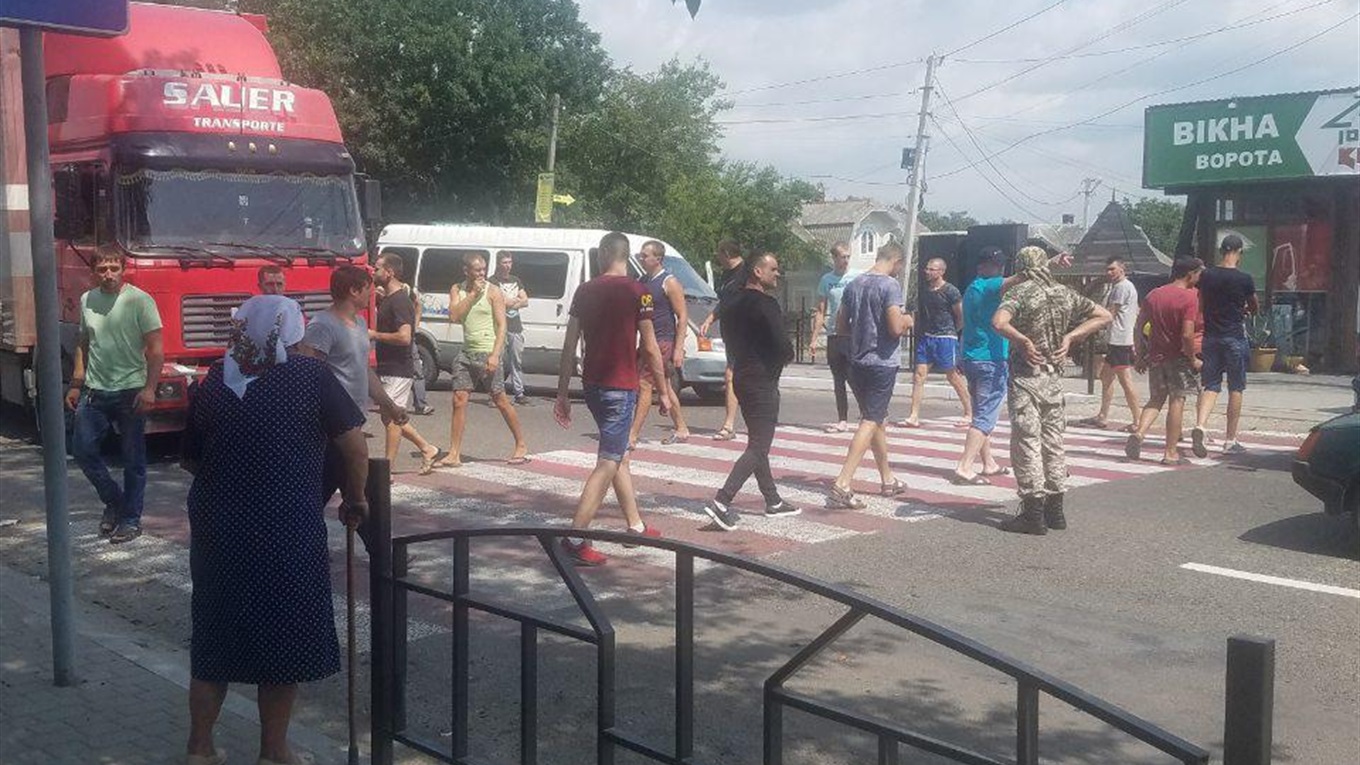 У Кіцмані перекривали трасу, вимагаючи ремонту дороги на Ставчани