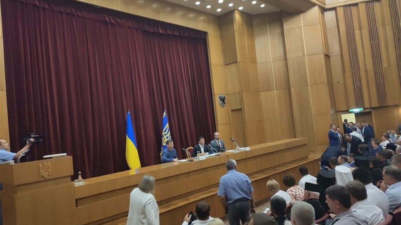 Президент офіційно представив  голову  Івано-Франківської ОДА Дениса Шмигаля