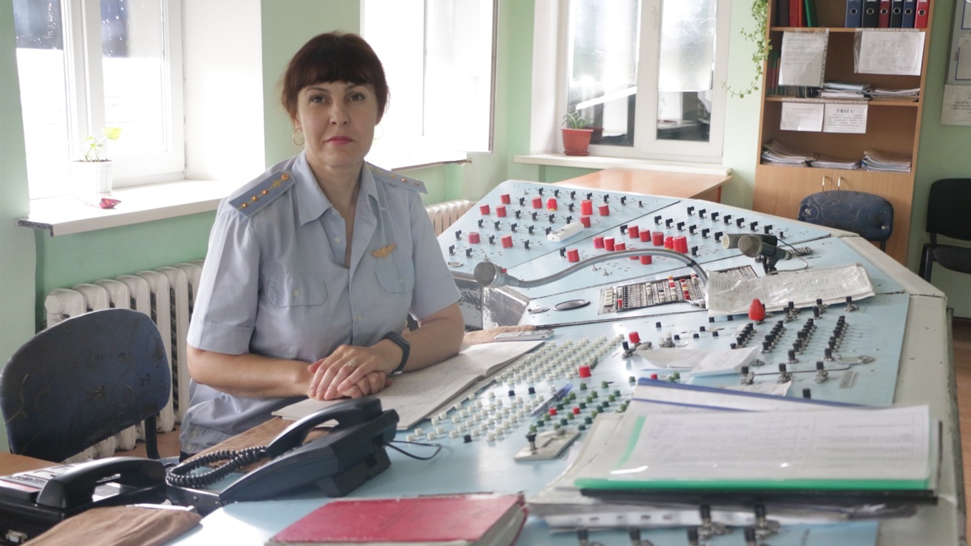Ольга Триполка контролирует все передвижения по станции Попасная