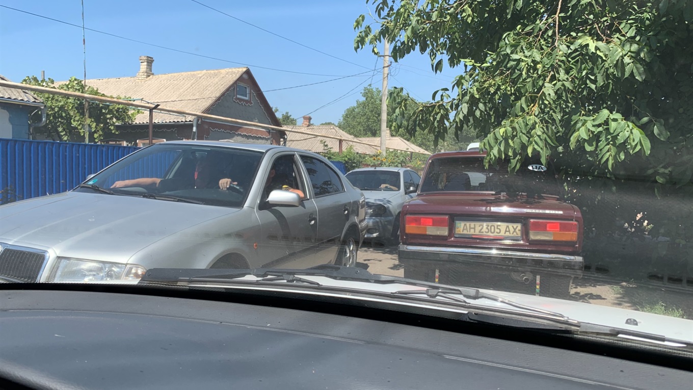 Чому у Волновасі утворився автомобільний затор. Відео 