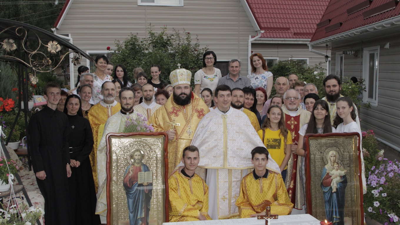 У менських греко-католиків новий настоятель. Хто він і звідки приїхав?
