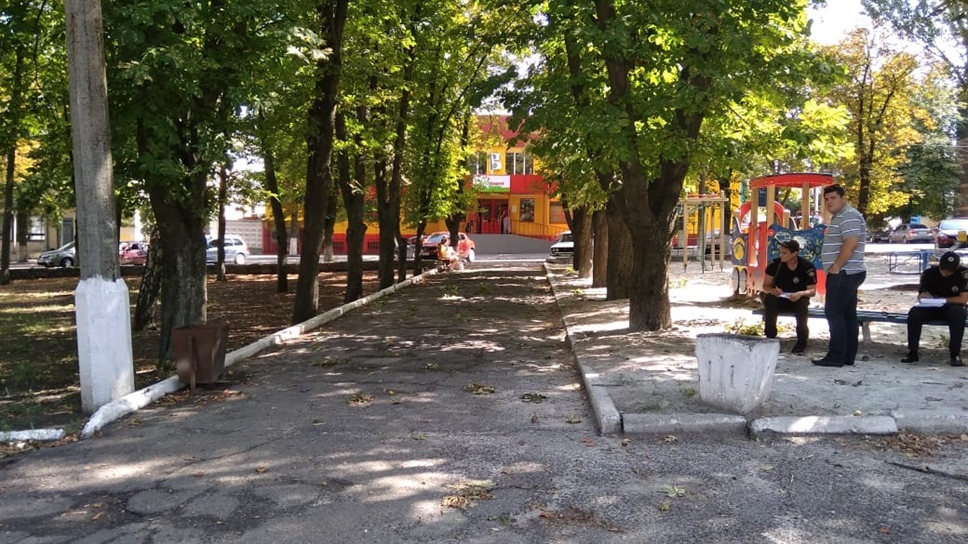 У Волновасі вкрали нову лавку із центрального скверу
