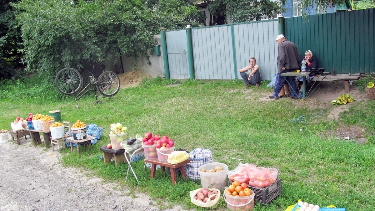 Пропонують торгуватися, запевняють, що не дорожче, ніж на базарі