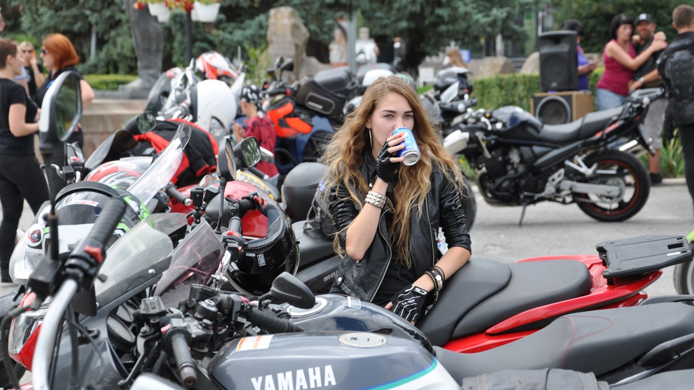 Триденний мото-рок-пікнік у Чорткові: від мініатюрної Honda до крутого Harley Davidson
