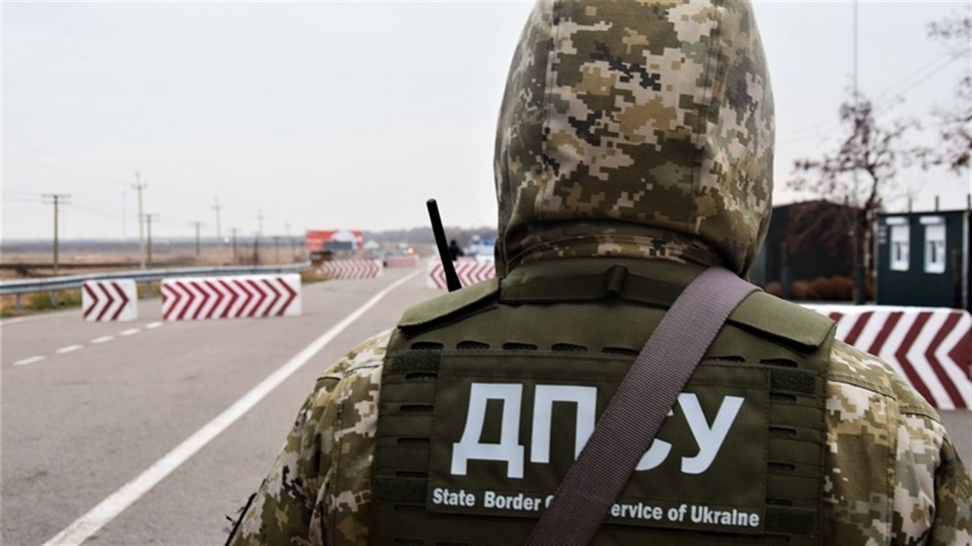 Через КПВВ «Мар’їнка» намагались провезти одяг та стоматологічні матеріали на 80 тисяч гривень