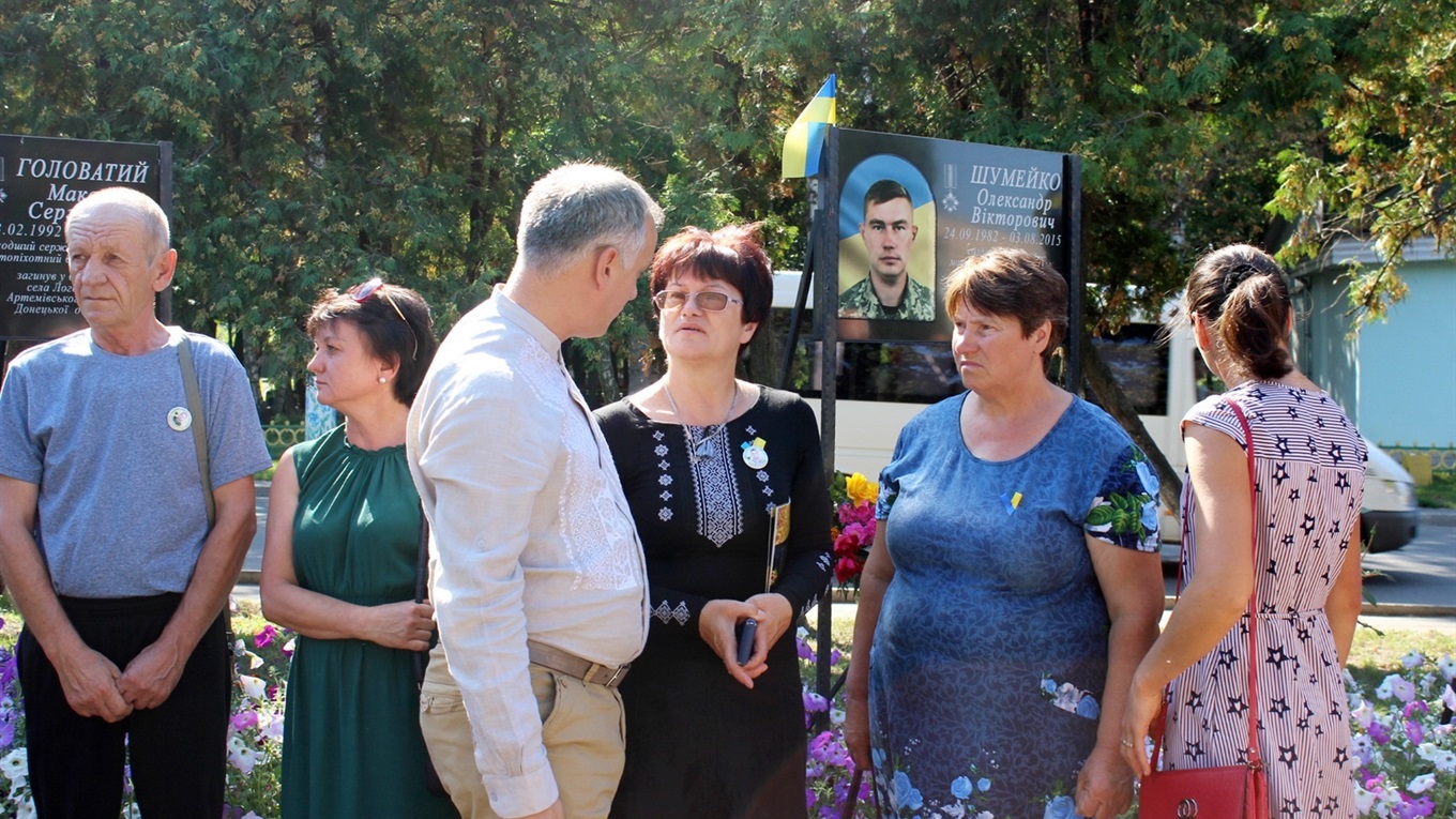 У Мені вшанували пам‘ять трьох воїнів АТО