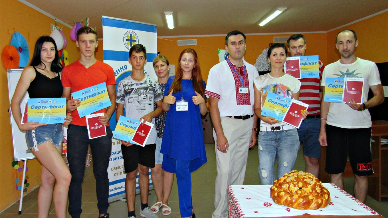 Учасники школи-бізнесу у Волновасі отримали сертифікати 