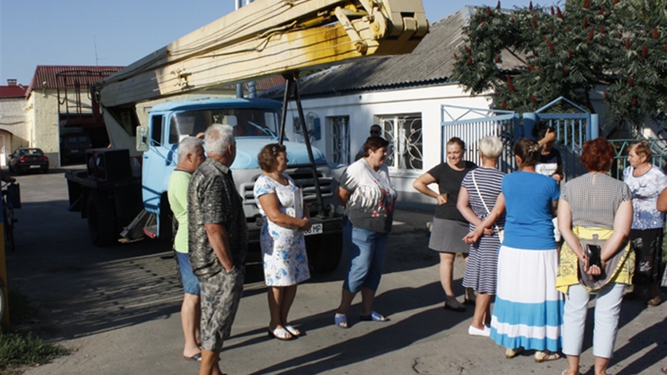 У Переяславі жителі вулиці Солонці блокували виїзд автомобілів комунальників