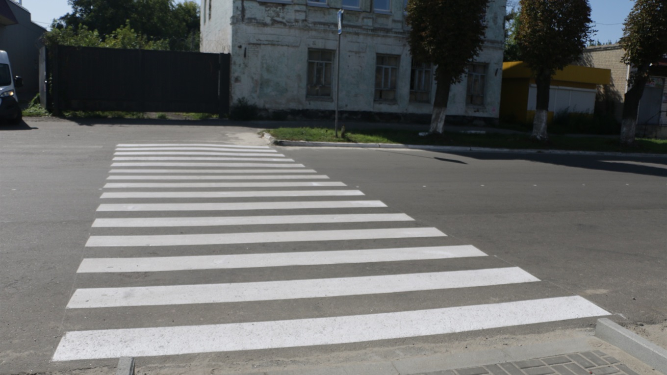 В Попасной нанесли дорожную разметку на главных улицах города