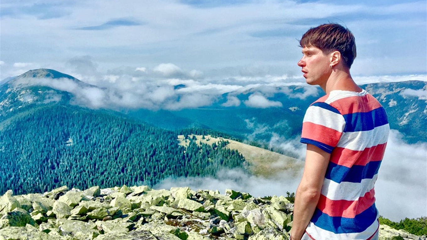 Гори Незалежності. Олександр Максименко щороку піднімається на нову вершину