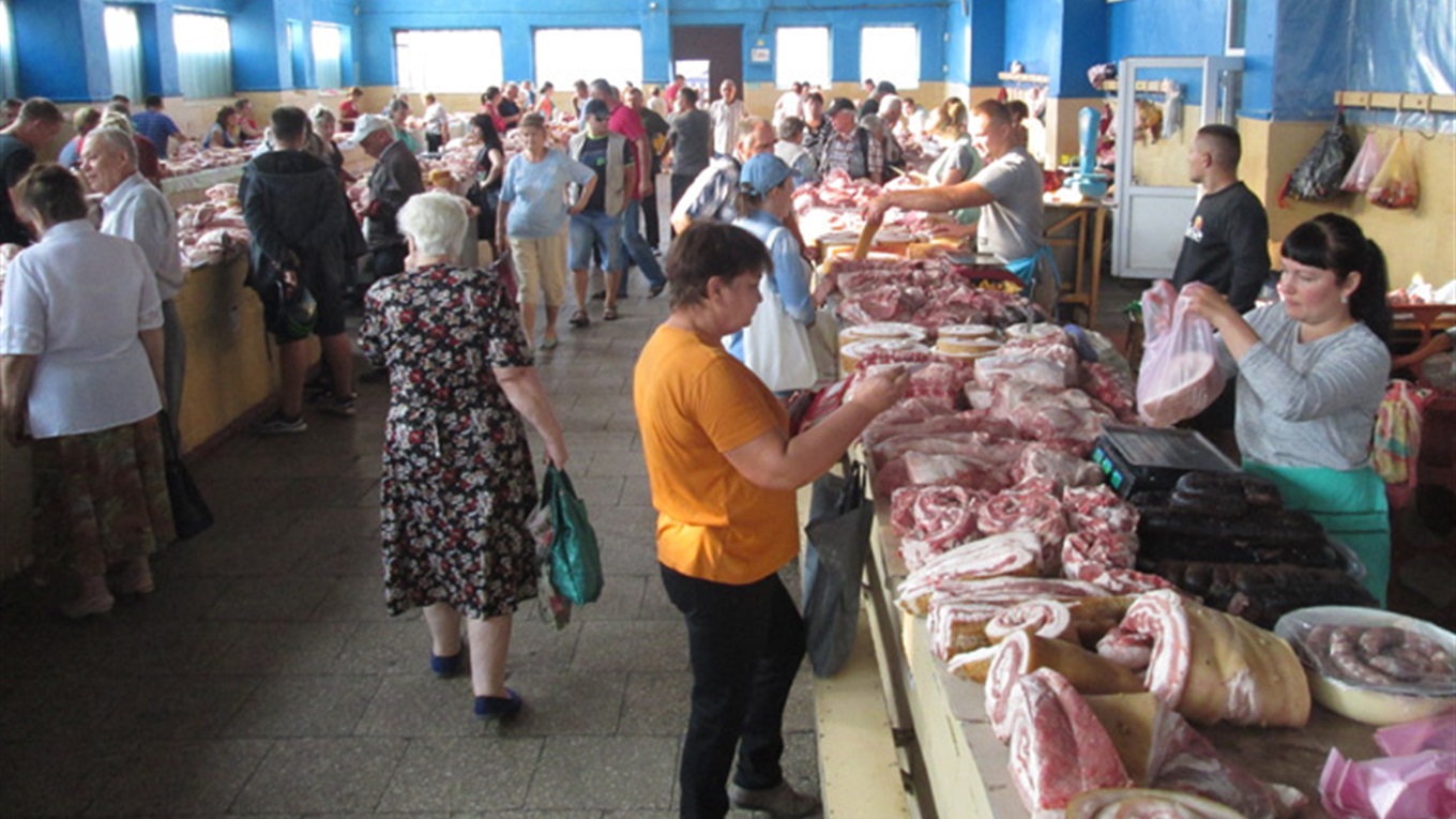 Картопля удвічі дорожча за цибулю. Ціни та товари з недільного базару