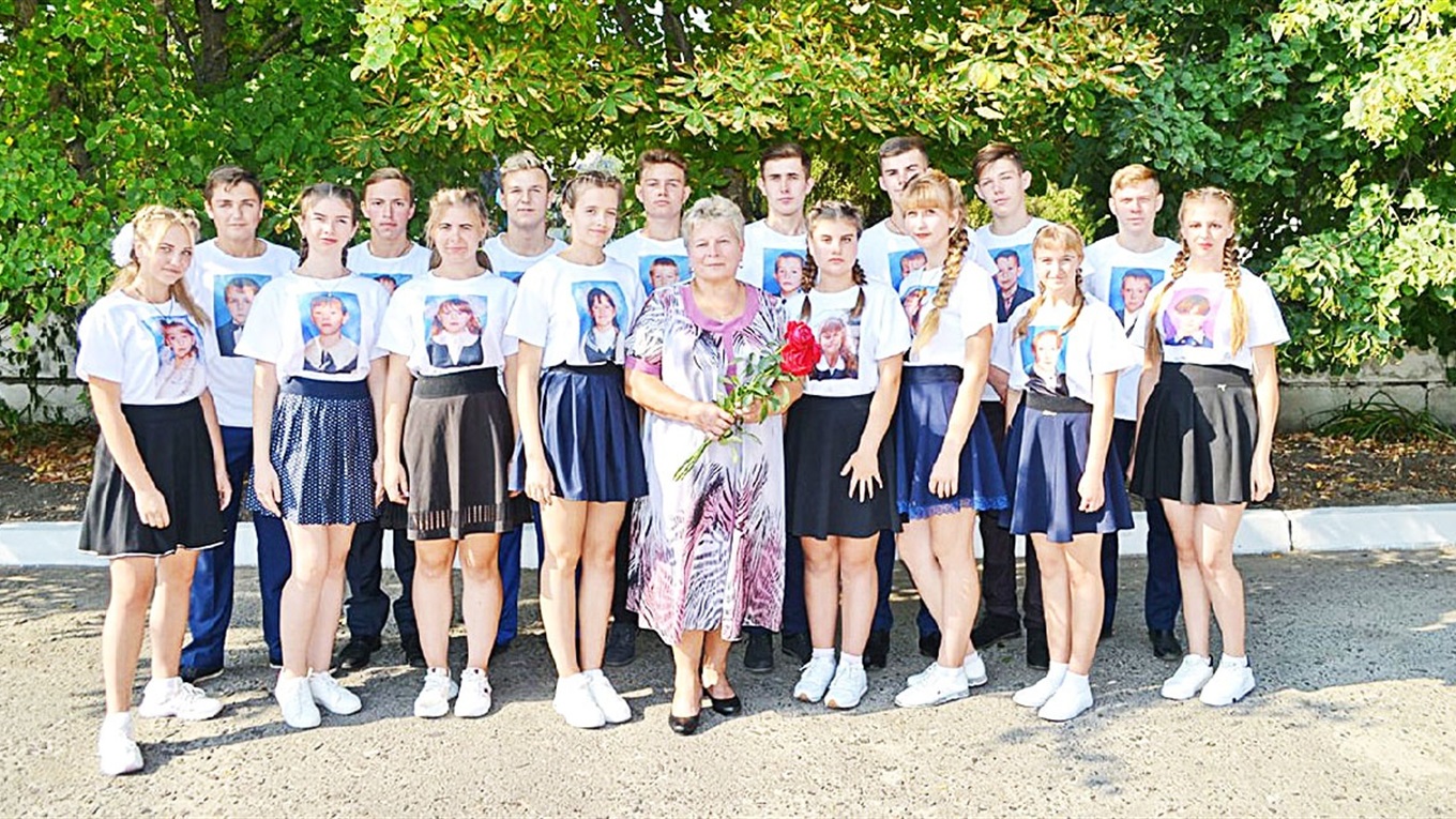 Перше вересня у школах Гадяцького району і громадах: яким одягом здивували та де немає першачків