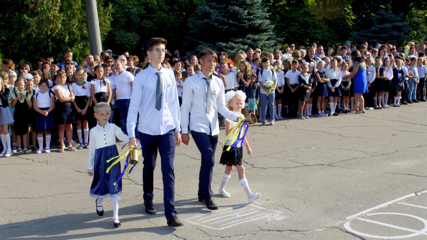 Перший дзвоник продзвенів для 267 першокласників Гуляйпільщини