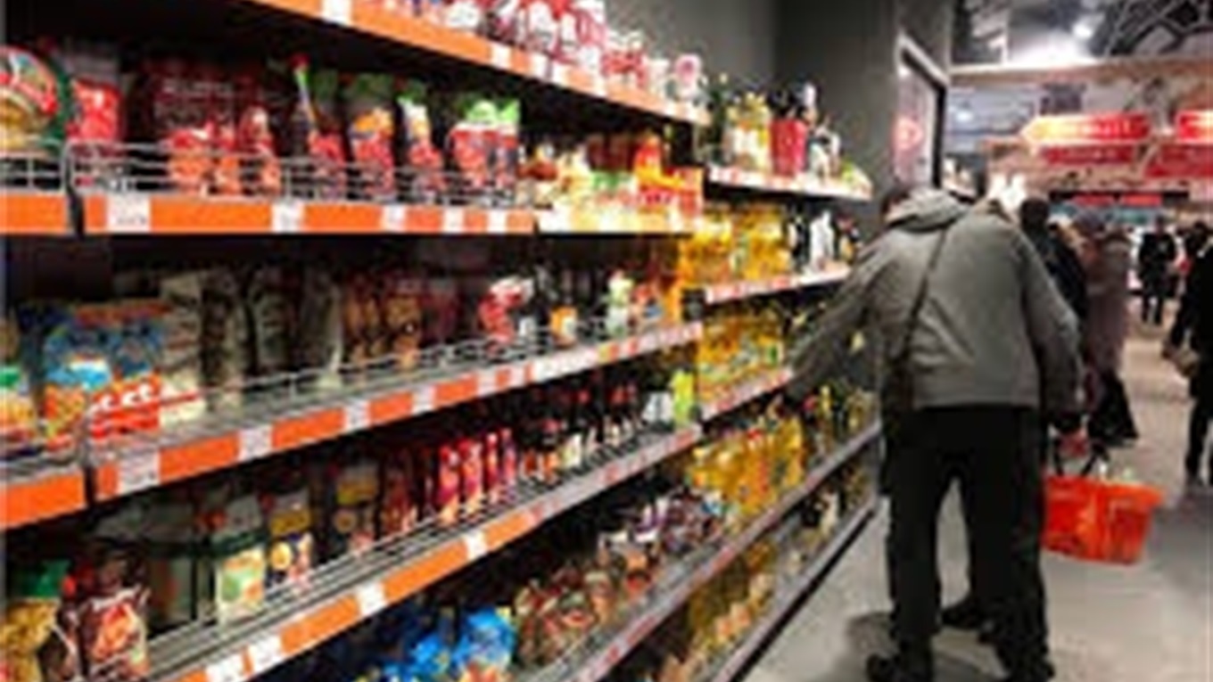 Хліб за 7 гривень, гречка за 26: порівняння цін на продукти у Донецьку та Мар'їнці